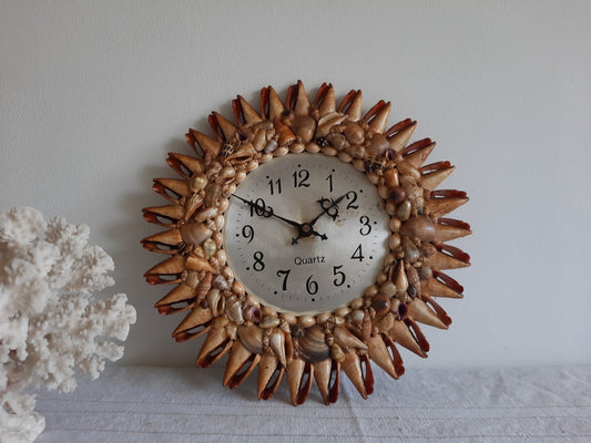 Retro Kitsch Sea Star Art Original Wall Clock Seashells Decorated Quartz Clock