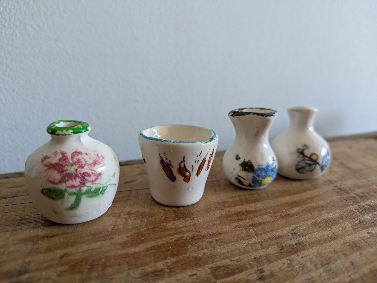 4x Miniature Vintage Pottery Handpainted Vases Dollhouse Prop Ceramic Tiny Small