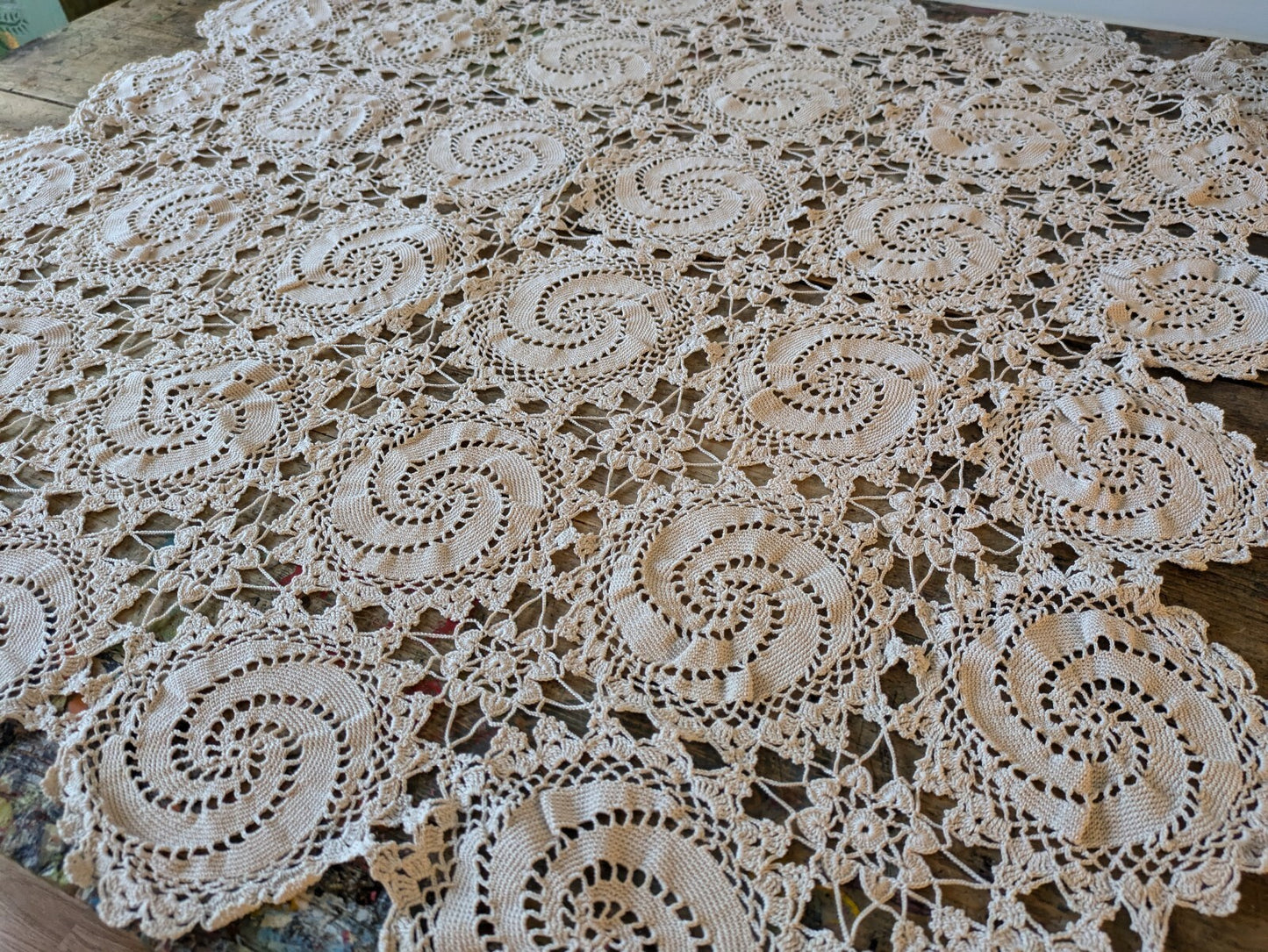 Ivory lace Throw vintage Swirl Seat Back champagne tablecloth crochet throw Vgc