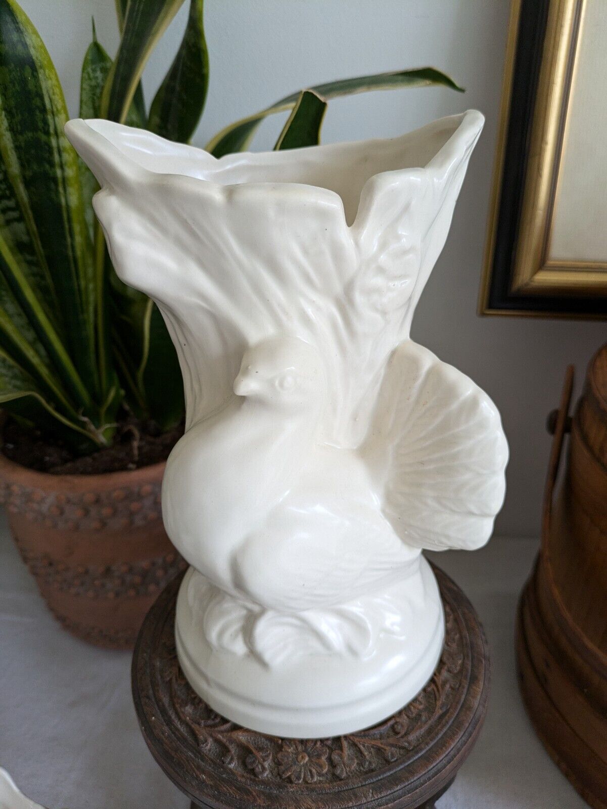 Original Vintage Retro White Dartmouth Devon Pottery Fantail Dove Bird Vase 803