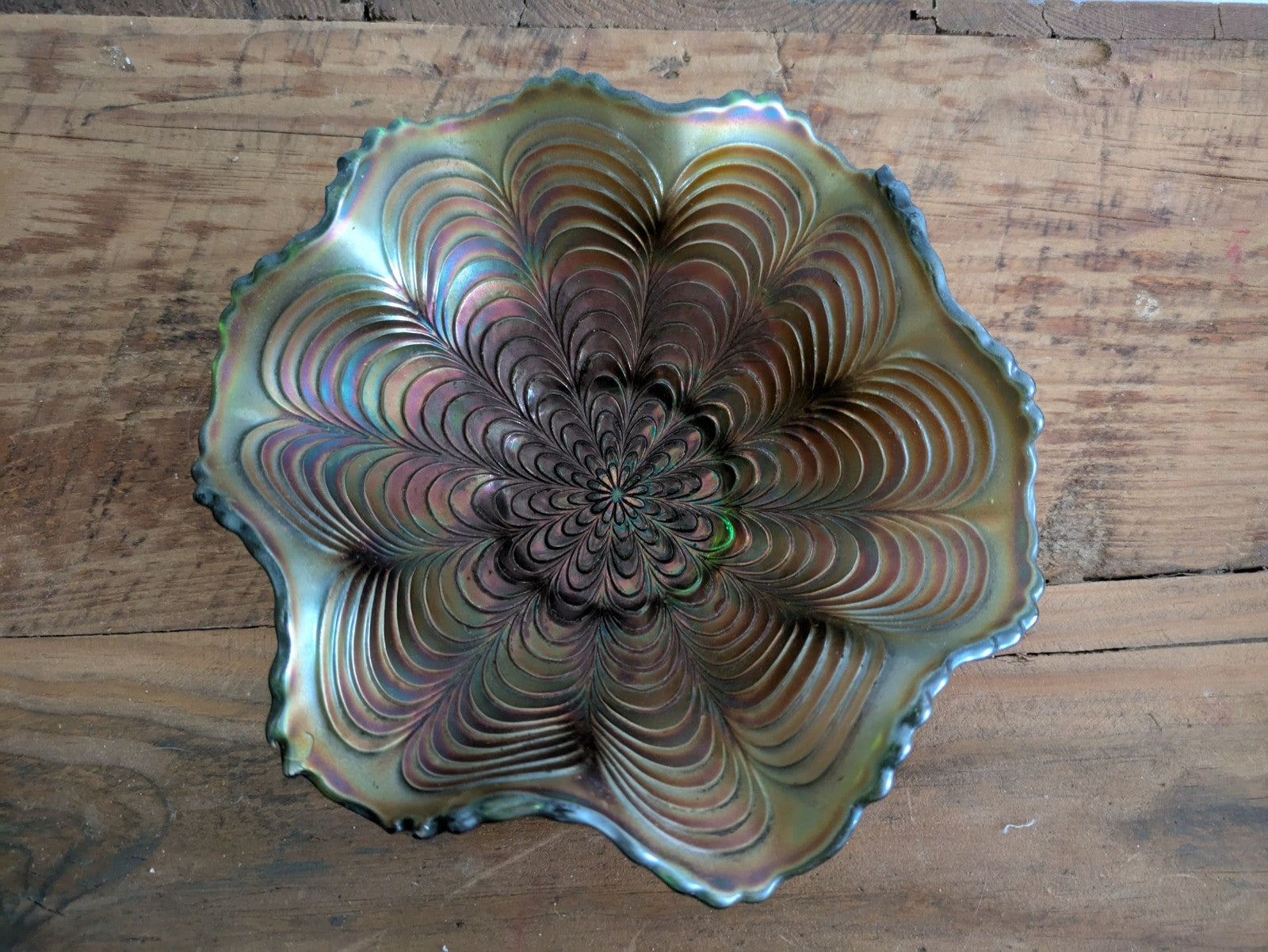 Fenton Green Carnival Glass Peacock Tail Bowl Ruffled Rim Pulled Feather VTG 