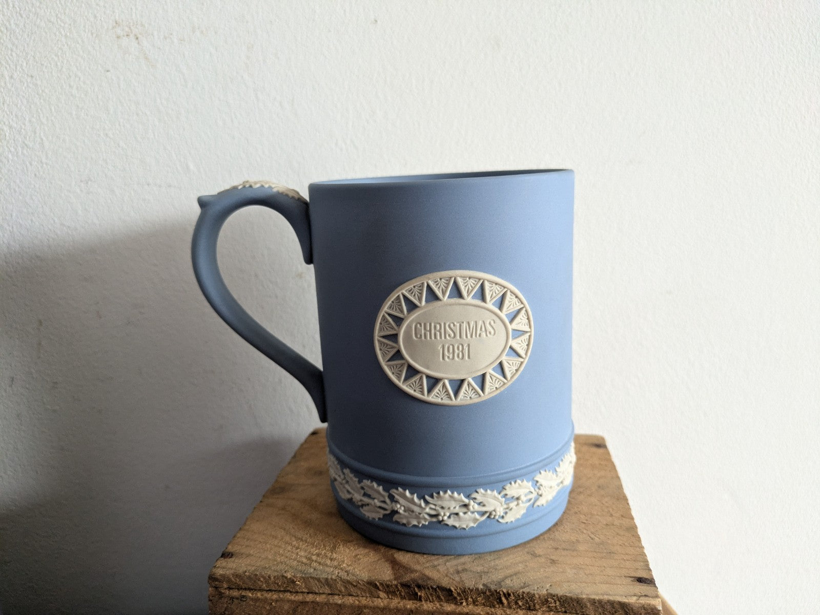 NEW Boxed Wedgwood Christmas Mug 1981 Marble Arch Jasper (Pale Blue) Vintage 