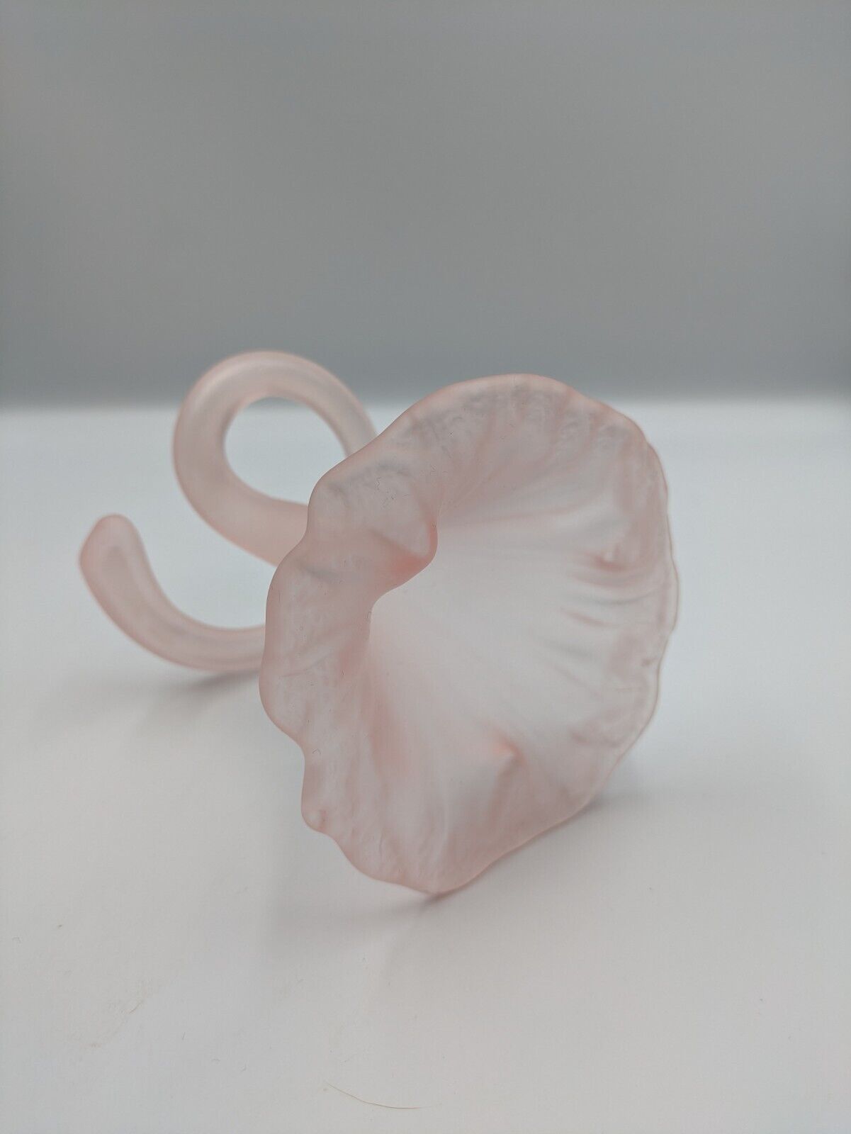 Large Pink frosted glass Vase Calla Lily Flower Design Vintage Italian Decor Vgc