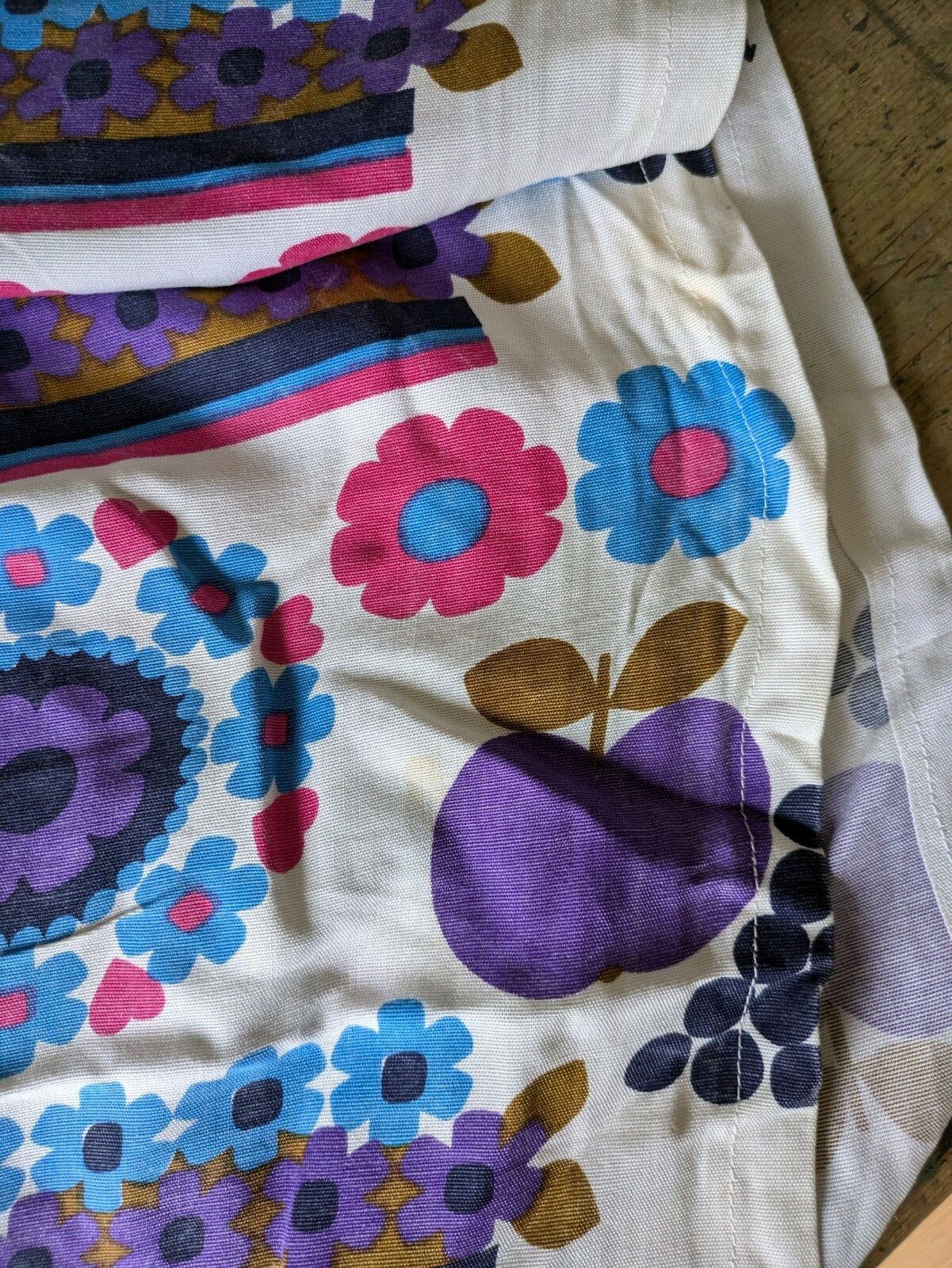 Cotton Fabric 2.27 METRES Material Grapes Fruit Purple Vintage Retro Floral Rare