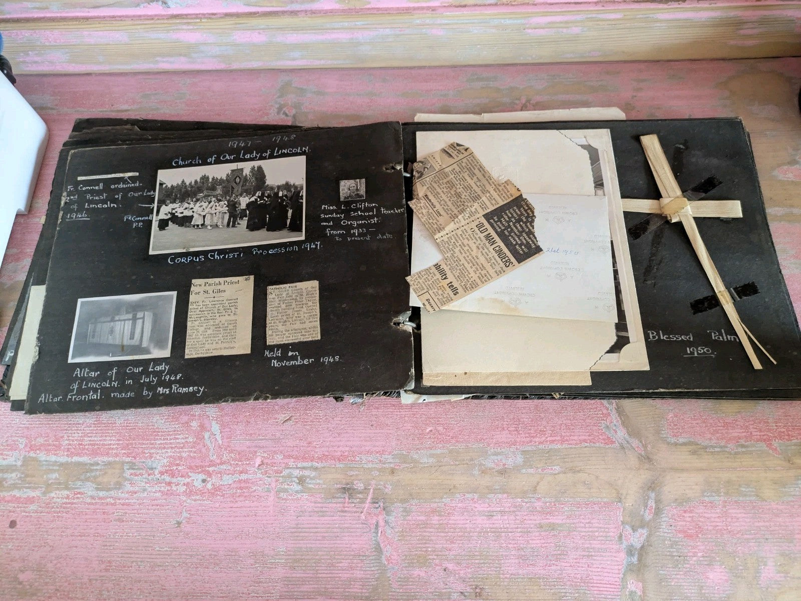 Vintage 1940s WW11 Egyptian Leather Brown Large Photo Album Full Ephemera Photos
