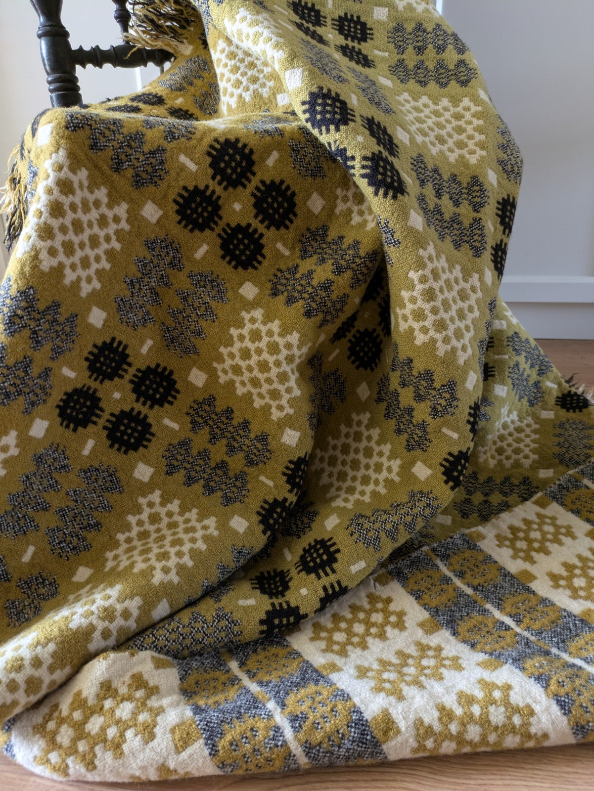 Rare VTG Welsh Wool Blanket Tapestry Yellow Black White Reversible Throw Mustard