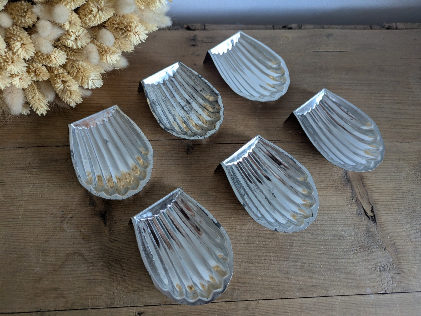 6x Antique Metal Clam Shell Shape Mold Tin Chocolate Mold Aluminium Madeline Vtg