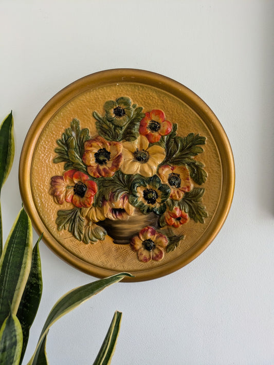 VTG 30s 38.6cm Gold Floral Hand Painted Chalkware Plaque 3D Plate Flowe Bouquet 