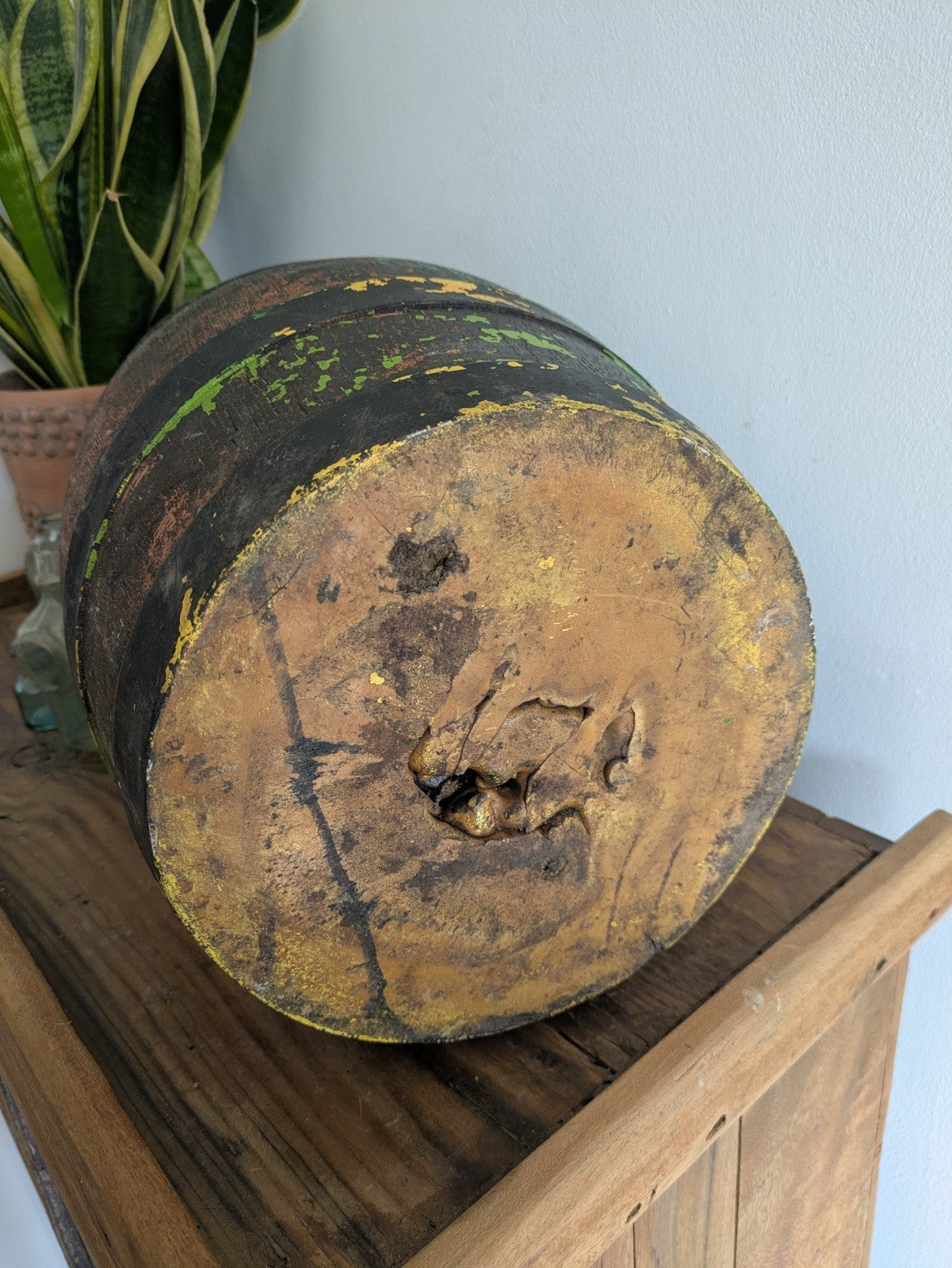 Resin Primitive Whiskey/Water Barrel Keg Man-Cave Brewiana Vintage Mini Painted