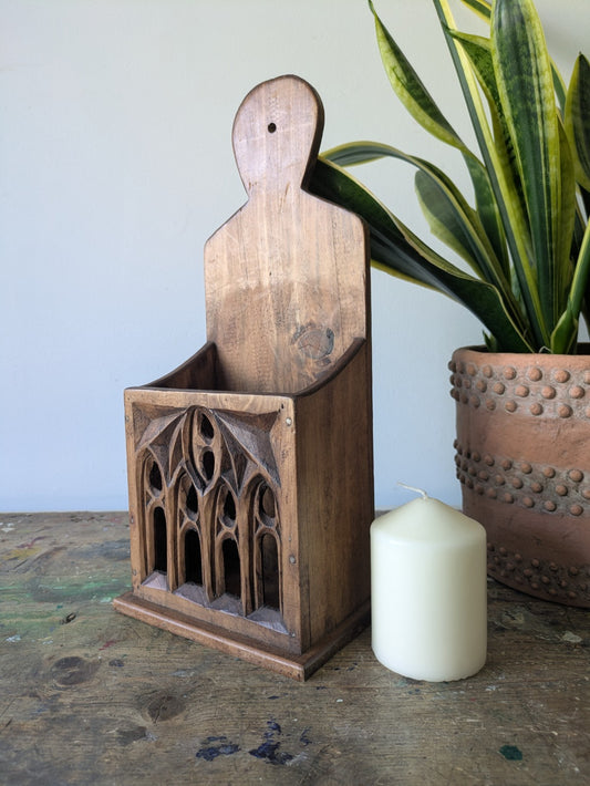 RUSTIC CARVED WOODEN COUNTRY HOUSE GOTHIC CHURCH STYLE CANDLE BOX WALL SCONCE.