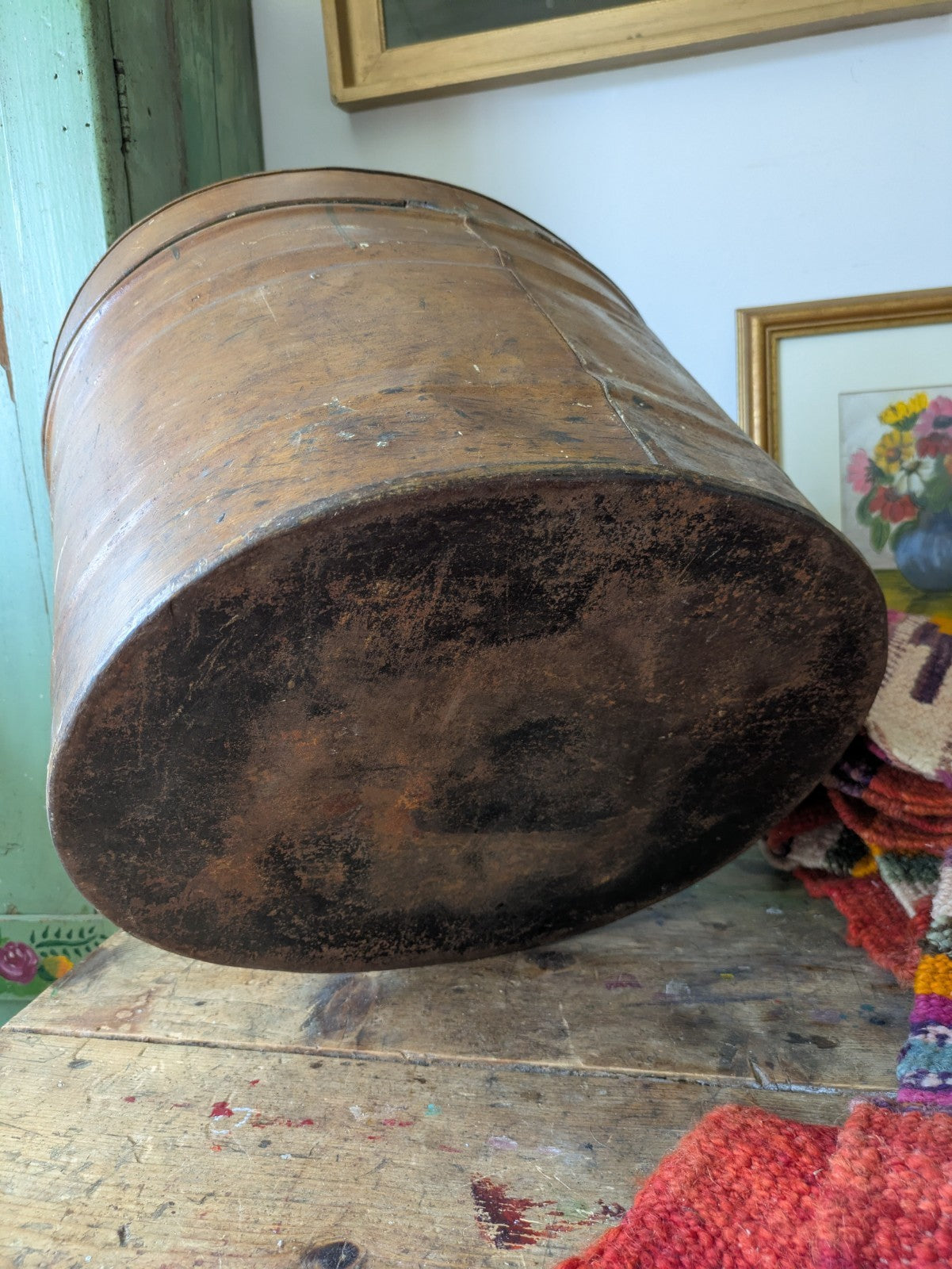 ANTIQUE EARLY 19TH CENTURY HAT BOX VINTAGE RUSTIC IRON LUGGAGE BOX WITH LOCK KEY