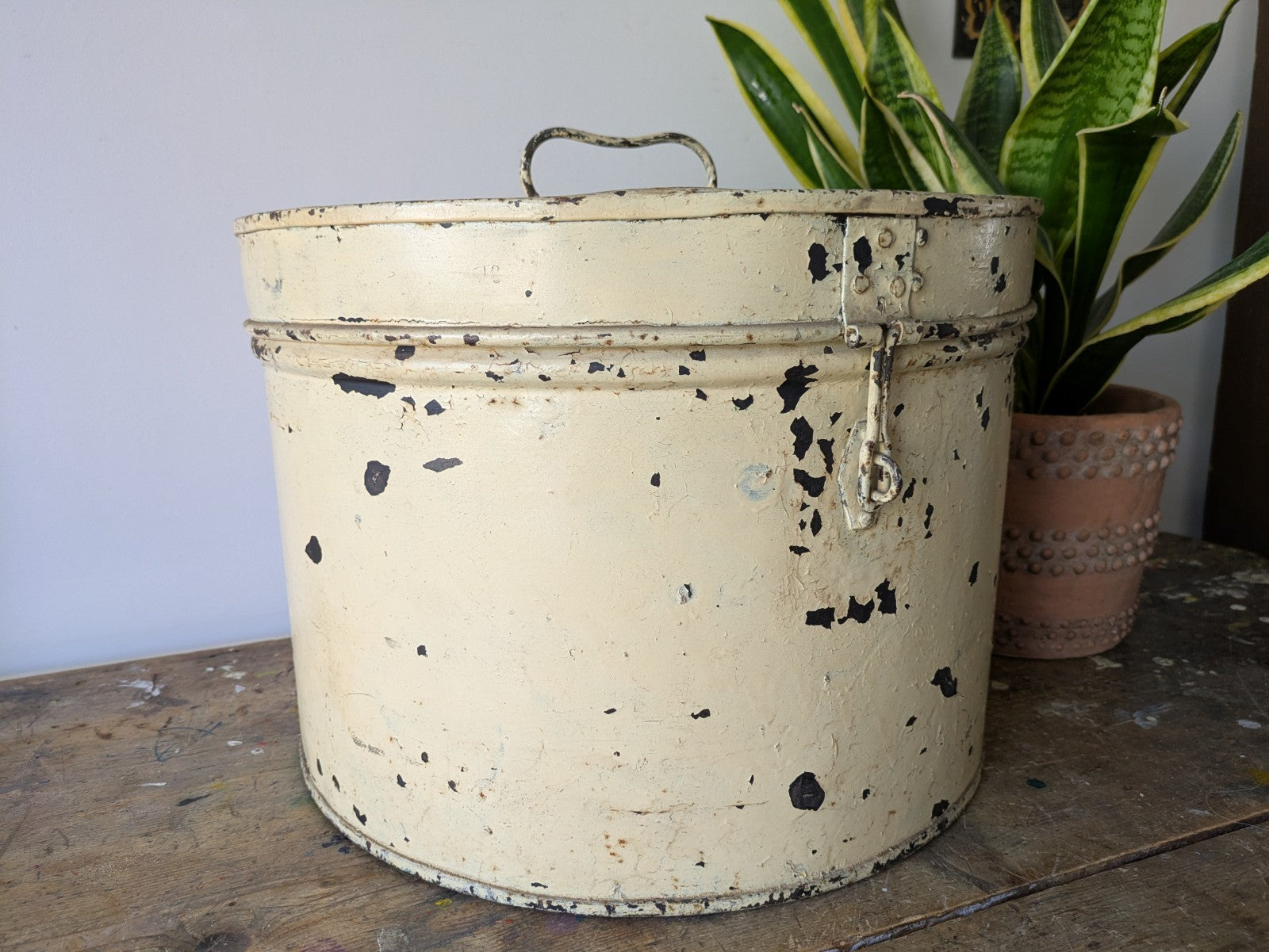 Antique Victorian Painted Metal Hatbox Chippy Shabby Chic Vintage Huge XL Round 