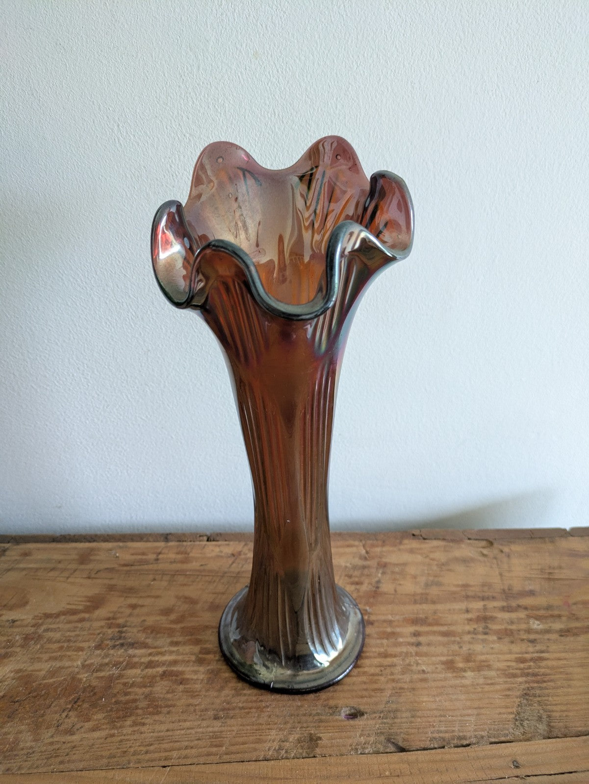Vintage FENTON 26.8cm Tall Amethyst Iridescent GLASS Frilled Rim VASE Ribbed Vgc