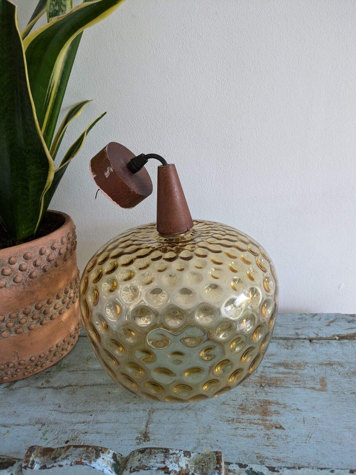 VTG AMBER GLASS CEILING PENDANT LIGHT SHADE HONEY COMB TEAK GLOBE MID CENTURY VG
