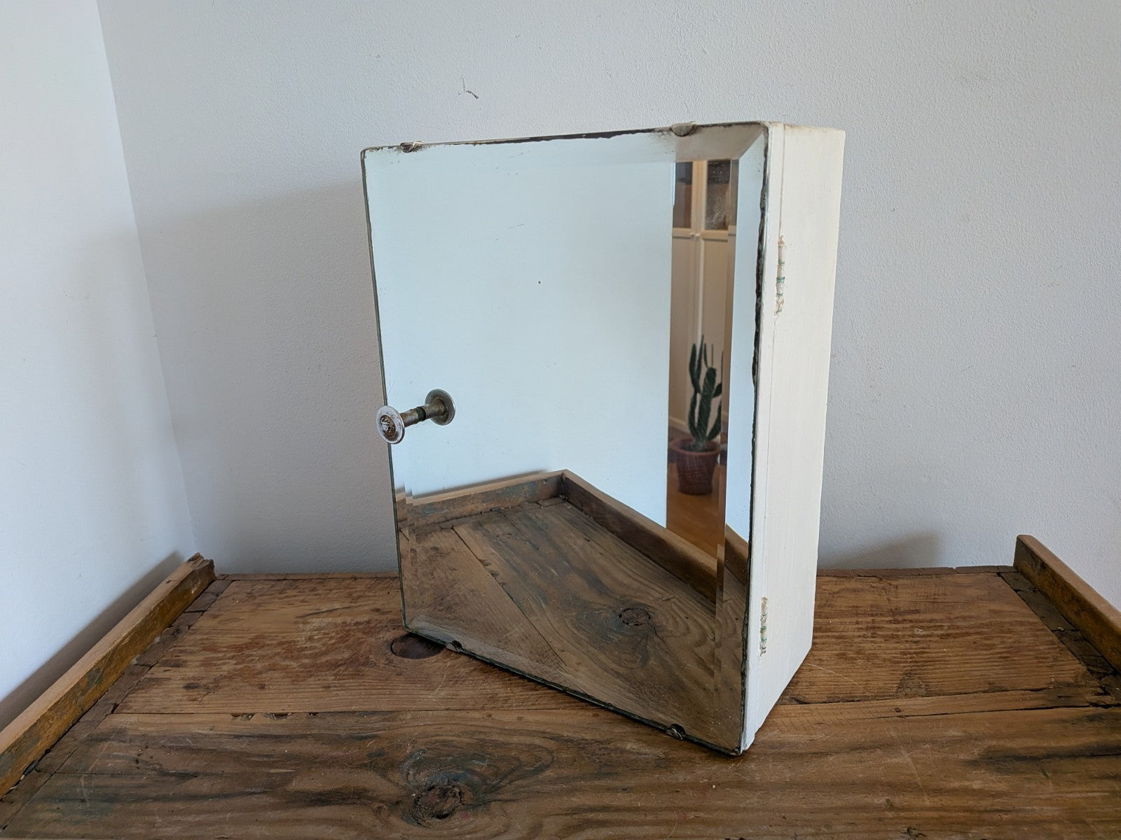 Vintage Retro Bathroom Medical Wall Cabinet with Belvelled Mirror White Shelf Vg