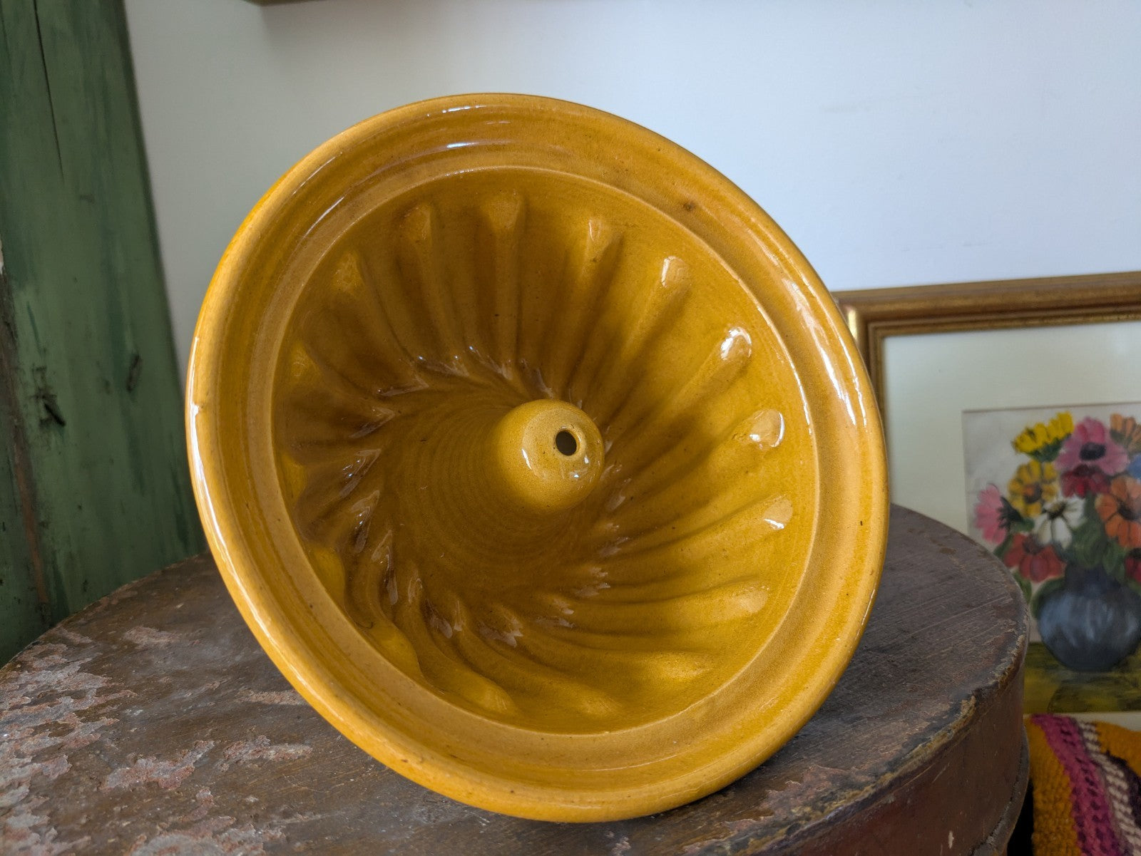 Vintage Ceramic Bundt Cake Mould Retro Yellow Bright Kitchen Prop Baking Old 