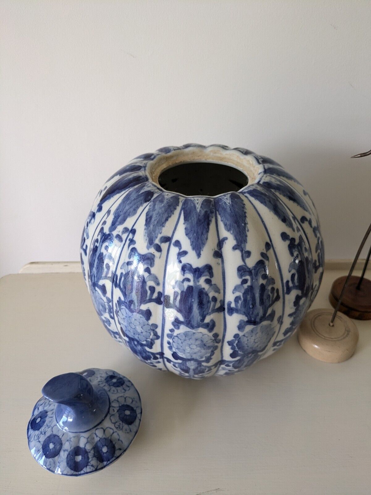Chinese XL Porcelain Chinoiserie Ginger Jar Pumpkin melon Flow Blue Dish Pot vgc