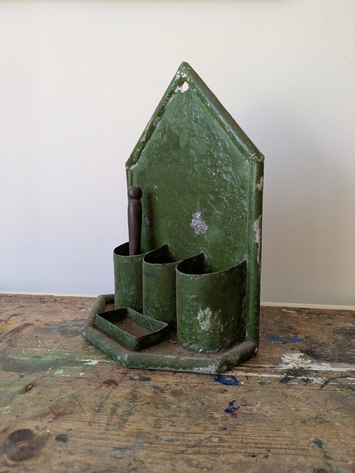 VTG Antique Arched Primitive Brush Green Metal Wall Hanging Tray Housekeeping 