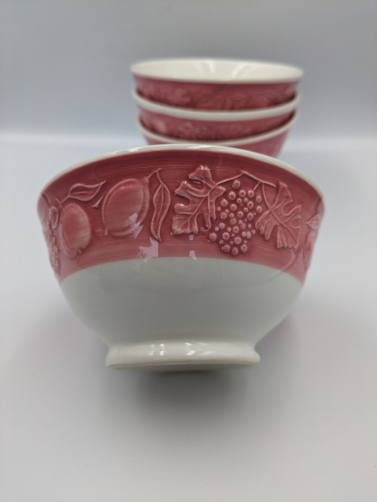 4x QUADRIFOGLIO Franco Giorgi Large Rim Soup Bowl WHITE Embossed Fruit Rim Pink