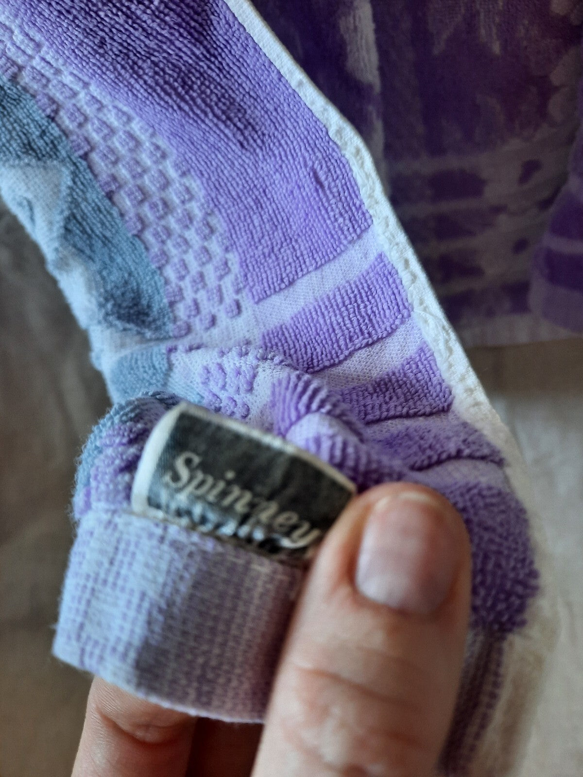 1 Vintage Towel Patterned Purple Retro Bath bathroom original prop old Spinney
