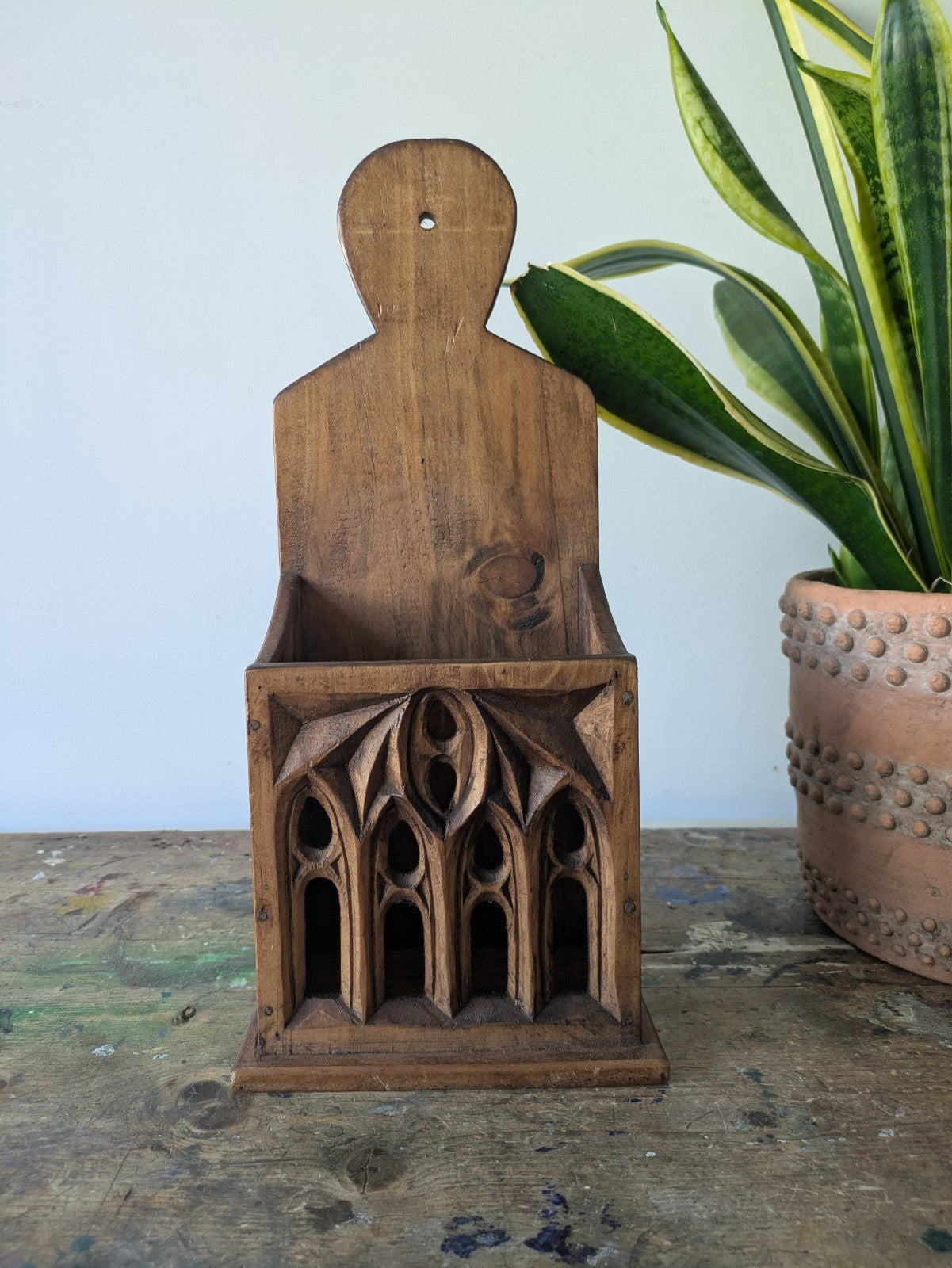 RUSTIC CARVED WOODEN COUNTRY HOUSE GOTHIC CHURCH STYLE CANDLE BOX WALL SCONCE.