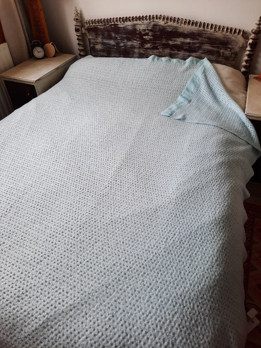 Vintage Witney honeycomb Blue cellular Blanket 254cm x 232cm retro Warm Throw