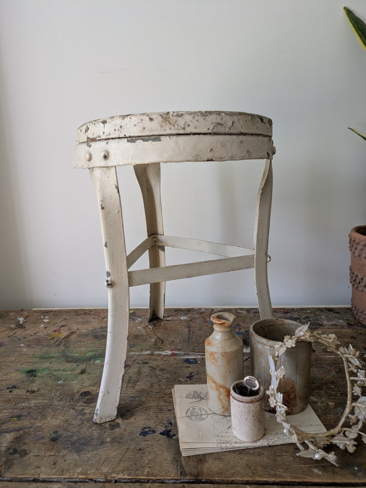 Vintage Metal White Tripod Three Legged Milking Stool Chair Dairy Seat Barn Old
