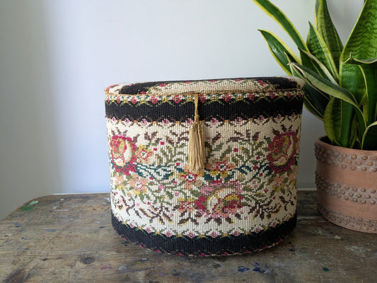 VINTAGE HAND MADE TAPESTRY COVERED SEWING BOX STORAGE BOX MADE IN ENGLAND FLORAL