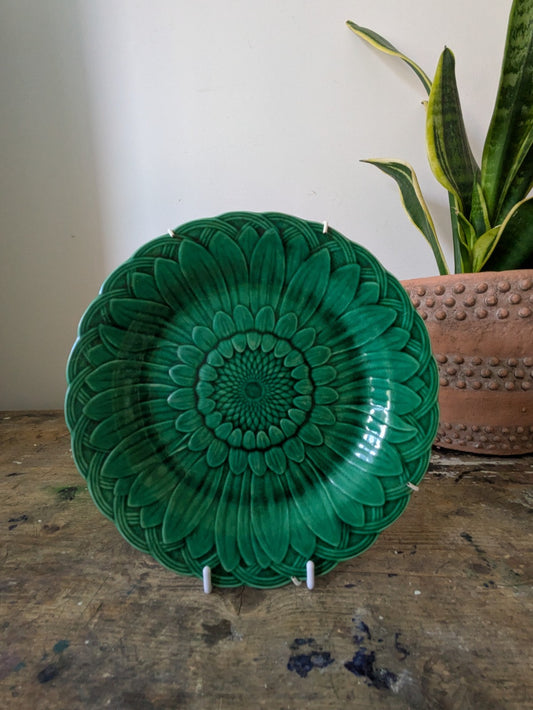 Victorian Wedgwood Green Majolica Glazed Sunflower & Basket Weave Plate - 21.5cm