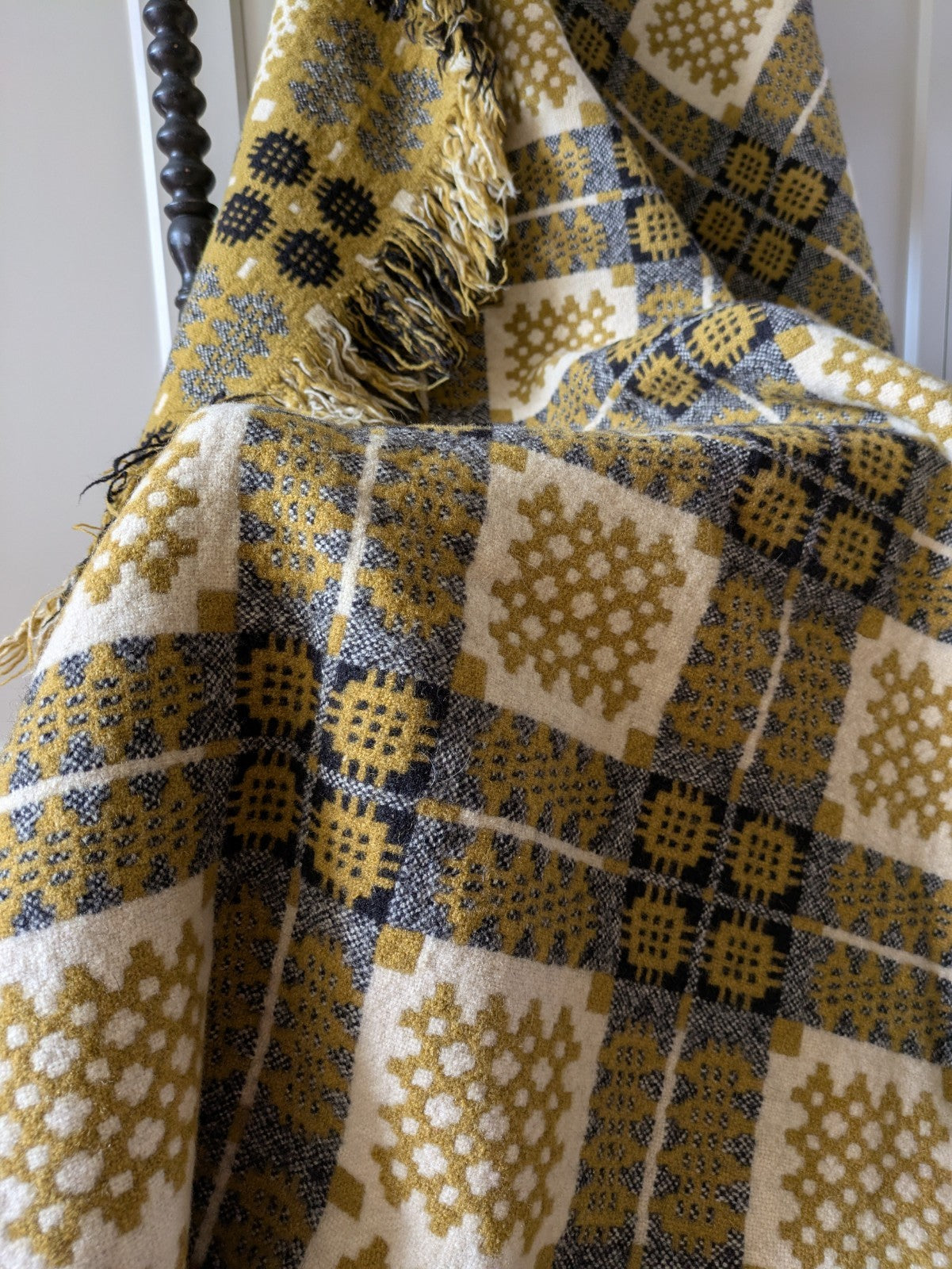 Rare VTG Welsh Wool Blanket Tapestry Yellow Black White Reversible Throw Mustard