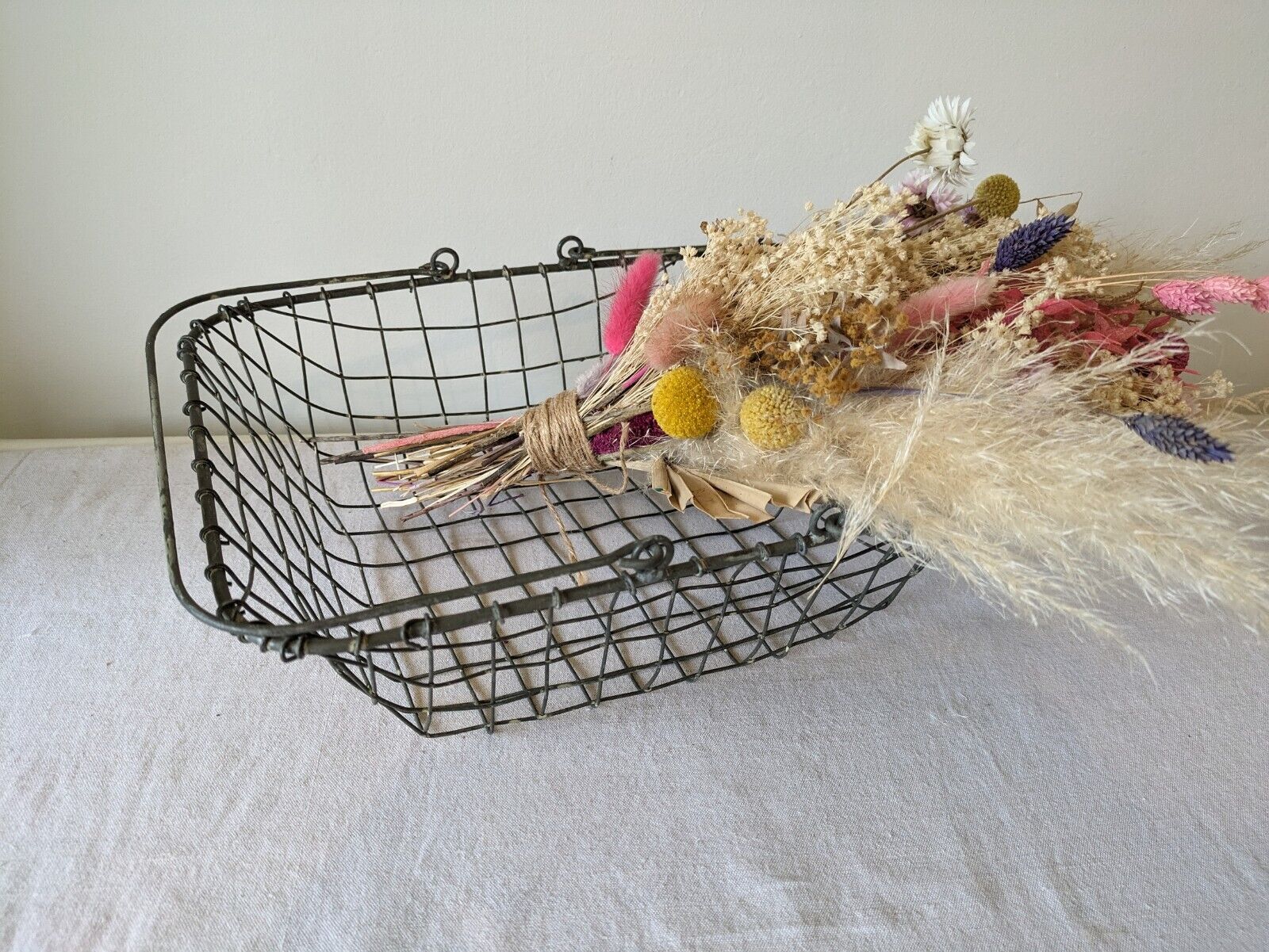 RETRO vtg 70s Metal wire shopping STORAGE BIN PROP FILM BASKET Handles Mesh Old