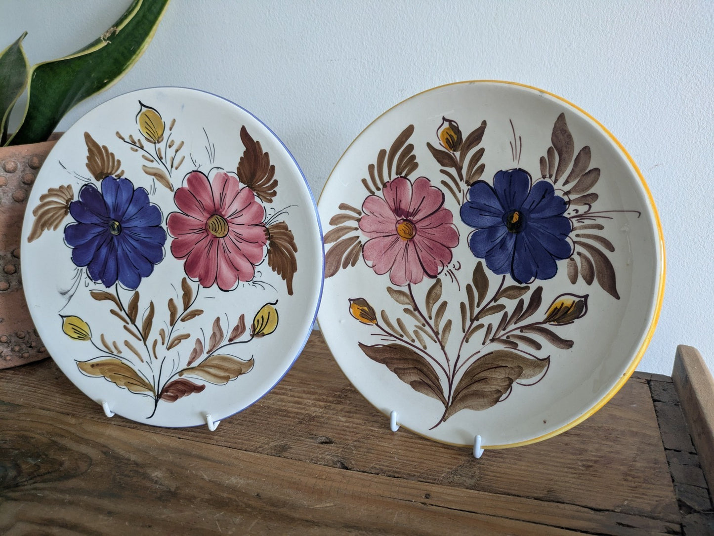 2x Platart S.L Hand Decorated Flowers Blue & Yellow Rim Design Plates Spain Vgc