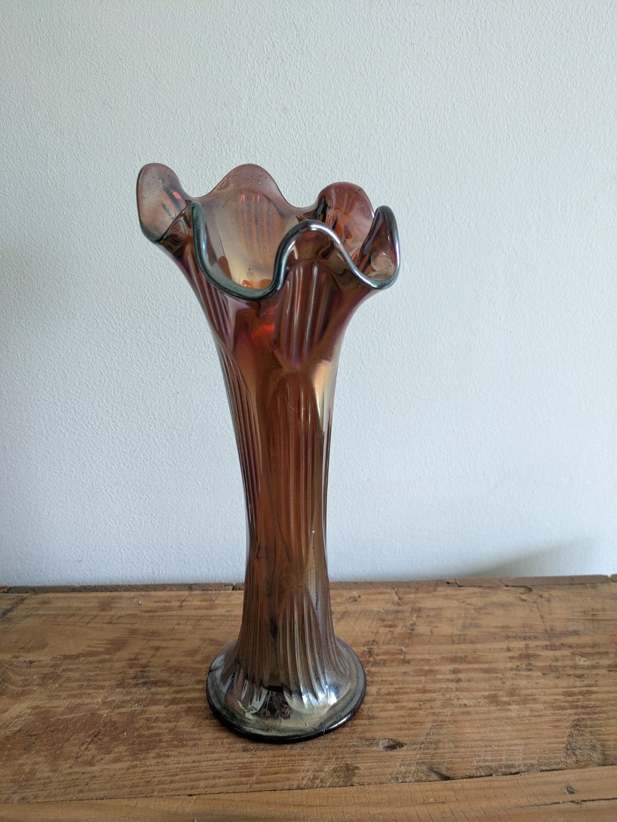 Vintage FENTON 26.8cm Tall Amethyst Iridescent GLASS Frilled Rim VASE Ribbed Vgc
