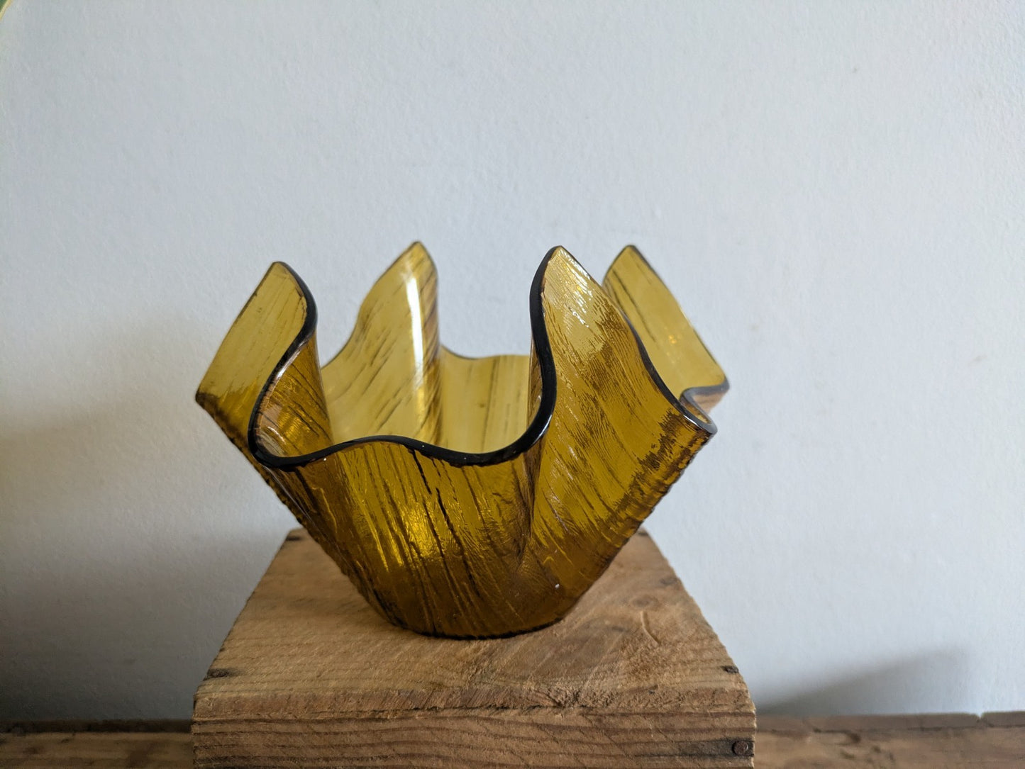 VINTAGE/RETRO CHANCE BROTHERS Large Handkerchief Vase Dish Bowl Prop Mid Century