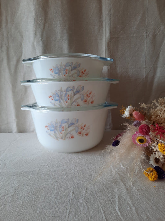 3 Vintage Pyrex Blue Iris Casserole Dishes + Lids Graduated Stacking Set three