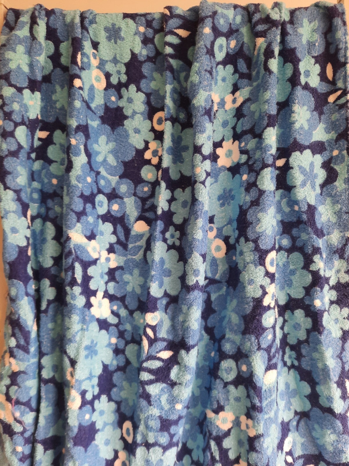 Vintage Curtain Towelling fabric 82cm x 112cm Retro Blue Floral Retro Old Flower