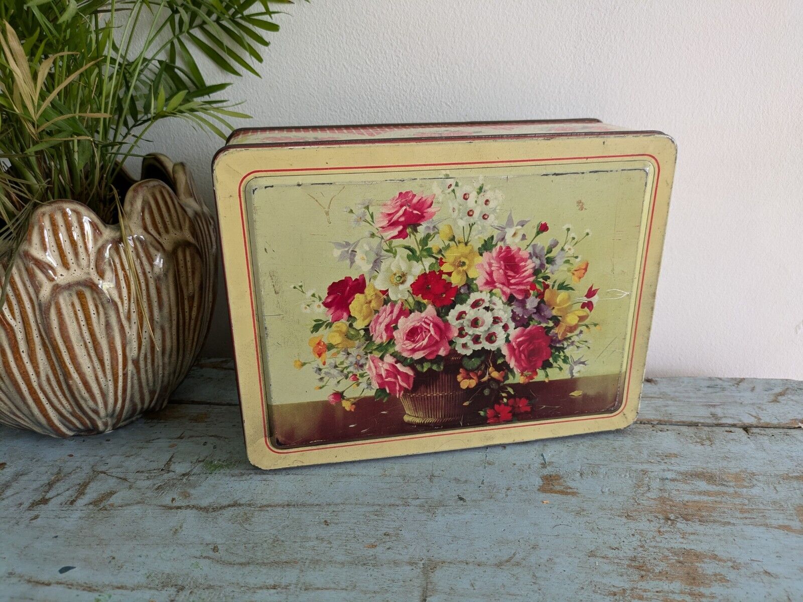 Vintage Box Of Lithographed Tinplate Shabby Chic Retro Roses Vintage Floral Tin