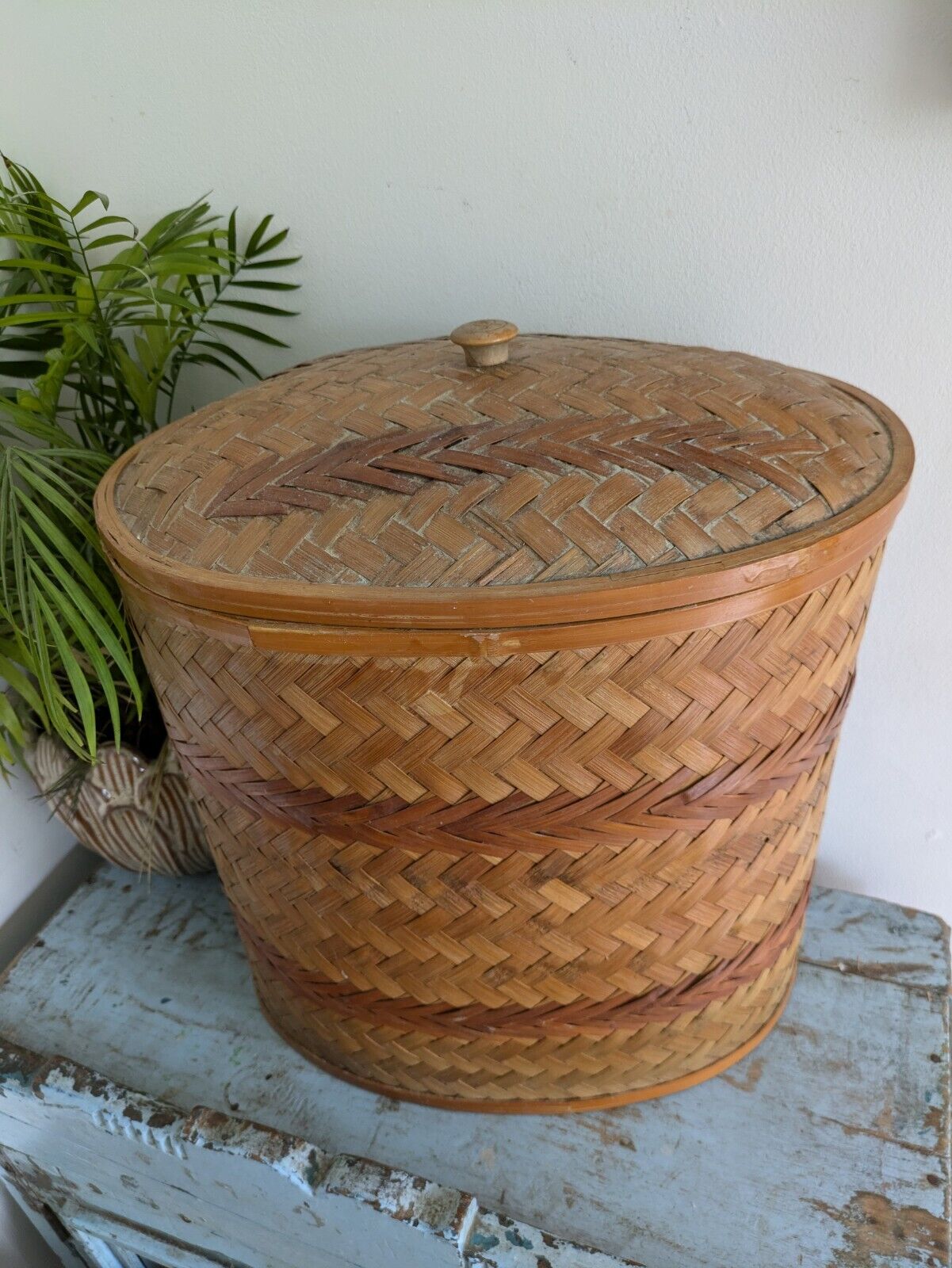 RARE LARGE VINTAGE TIGHT HANDWOVEN WICKER CANE BASKET WITH LID OVAL WOODEN VGC