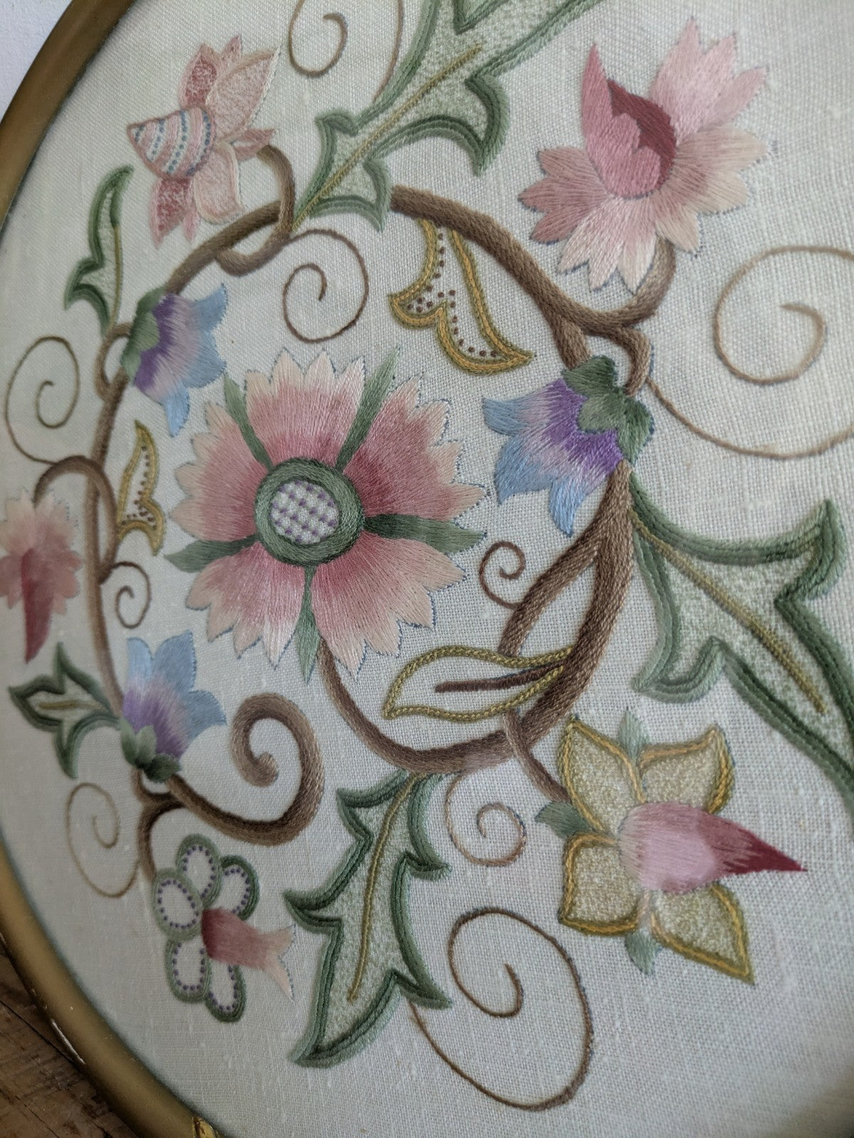 Beautiful Antique Vintage Hand Embroidered Round Framed Picture Tray Gilt Frame