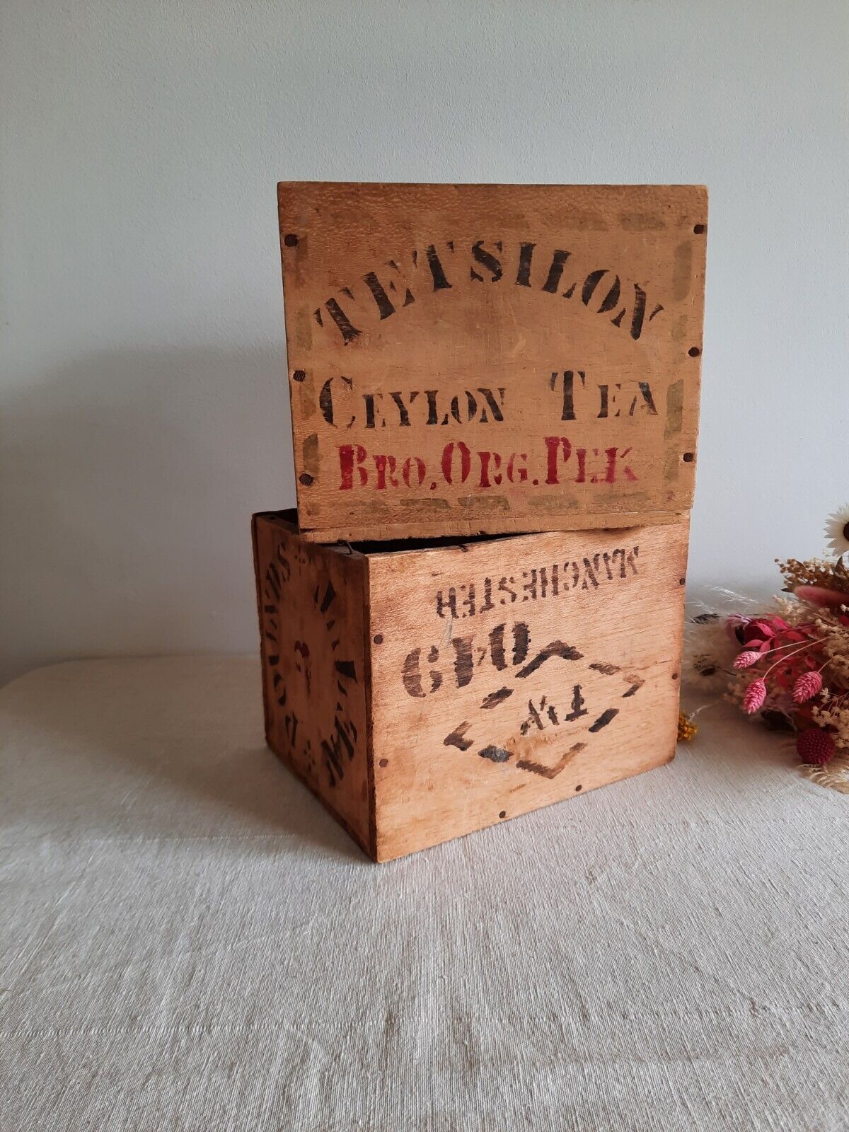 1x Vintage Tetsilon Ceylon Tea small empty open wooden box crate display prop