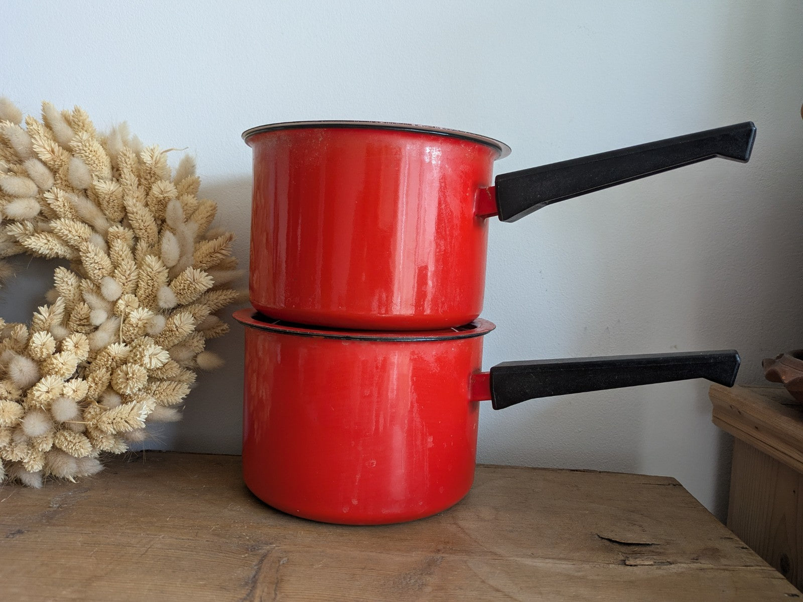 2 Vintage Red Enamel Saucepans Black Handles With Lids Retro Props Kitchenalia 