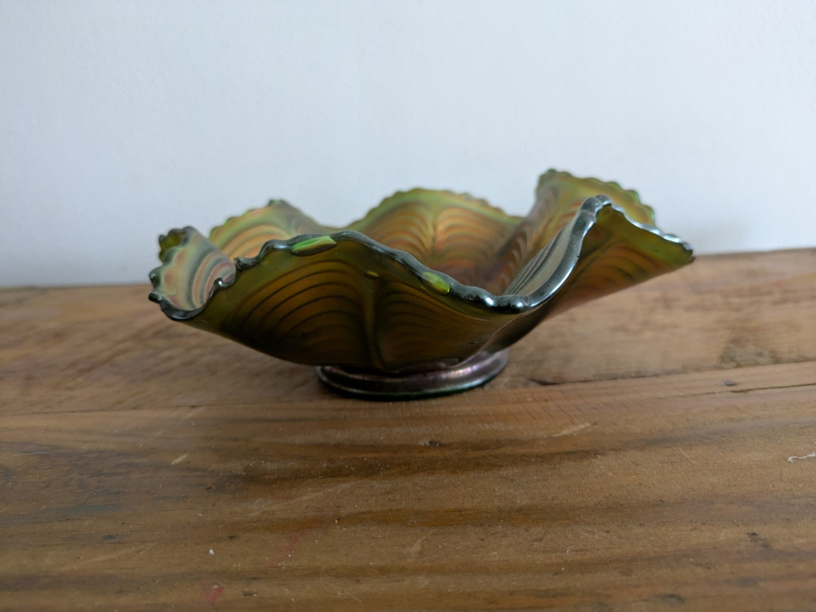 Fenton Green Carnival Glass Peacock Tail Bowl Ruffled Rim Pulled Feather VTG 