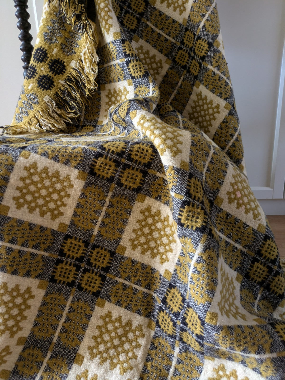 Rare VTG Welsh Wool Blanket Tapestry Yellow Black White Reversible Throw Mustard