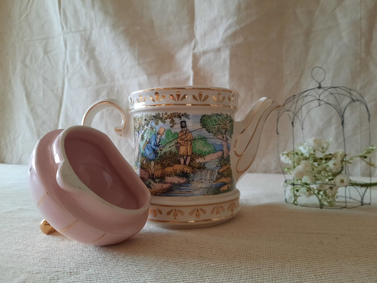 2x Vintage Sadler Sporting Scenes 18th Century Shooting Collectable Tea Pot old