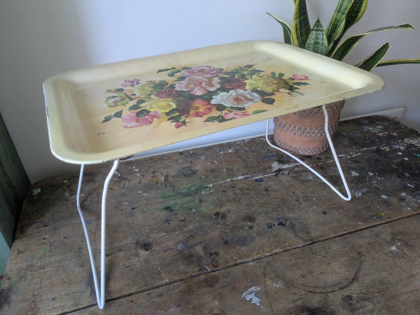 Vintage Retro Folding Lap Tray Breakfast Table Floral Rose Bouquet Prop Film TV 
