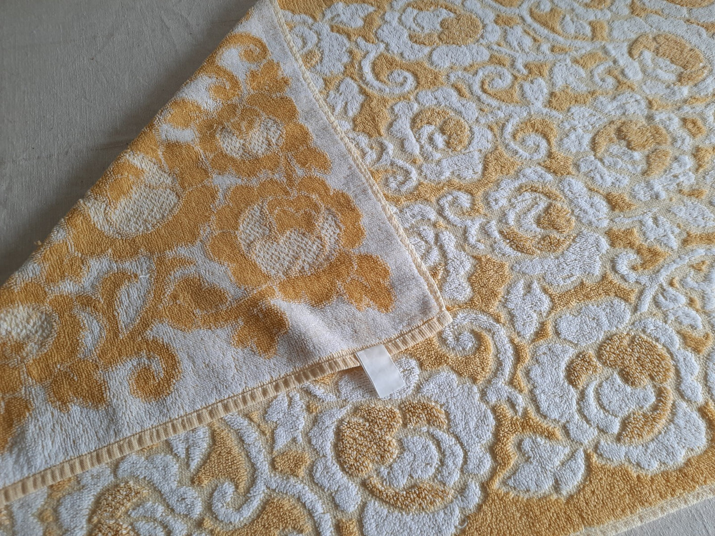 1 Vintage Towel Floral Multi Retro Hand bathroom prop Midcentury Cotton Yellow 