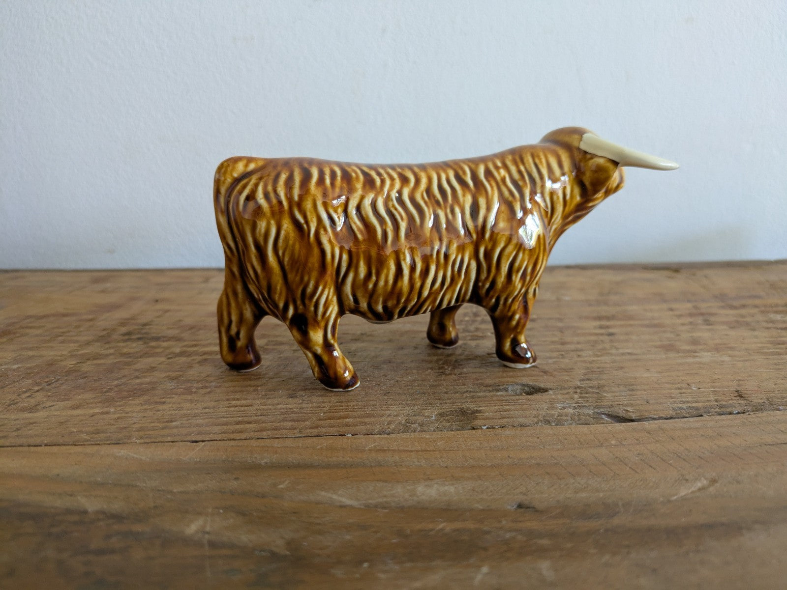 Vtg Studio Pottery Scottish Highland Cow ceramic Spaghetti figurine Rare Signed
