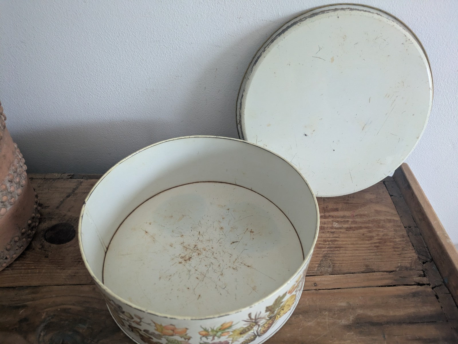 Retro Floral Round Cake Tin Fruit Decor Hedgerow By Giftcharm Made In England