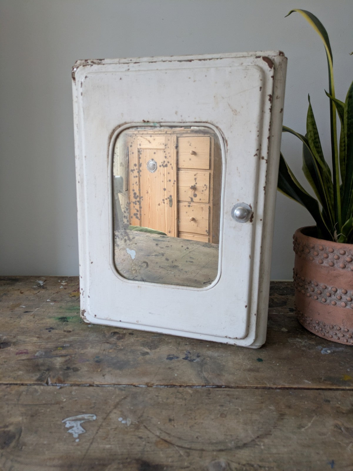 Vintage Mid-century Bathroom metal medical wall cabinet with mirror Retro White.