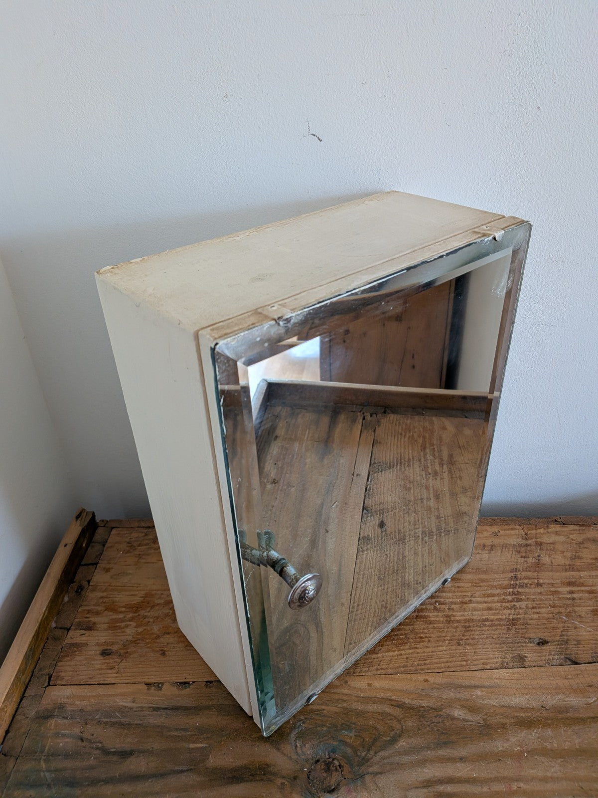 Vintage Retro Bathroom Medical Wall Cabinet with Belvelled Mirror White Shelf Vg